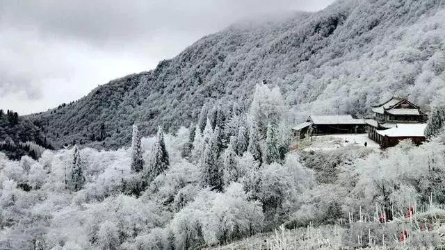 【冰雪|彭州天臺山】行走百年古剎，偶遇第一場雪的狂歡